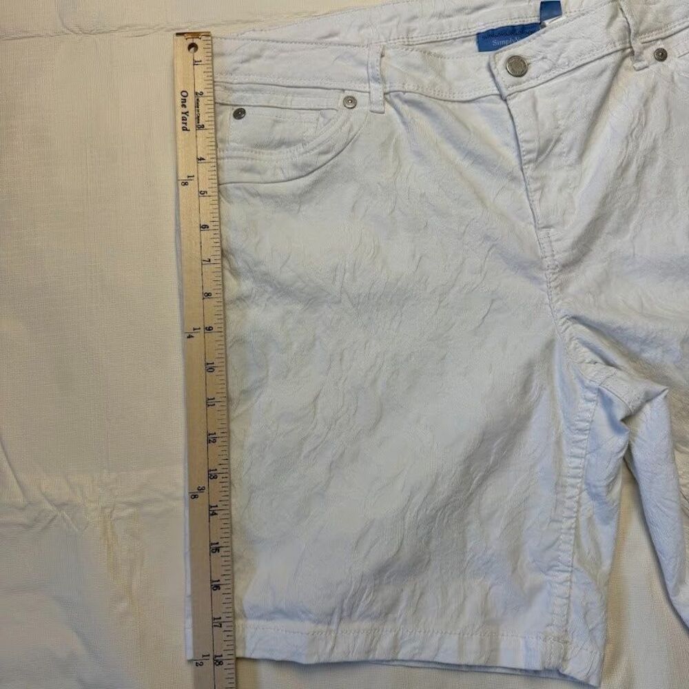 Simply Vera Vera Wang Womens White Textured Mid-Rise Bermuda Shorts, 16 - Picture 9 of 10